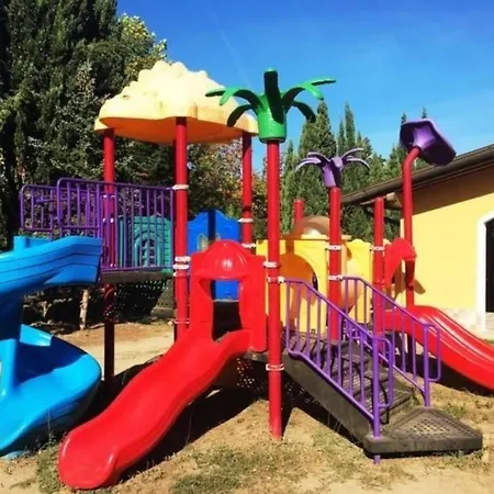 Tolles In Mit Gemeinschaftlichem Pool Casa de Férias